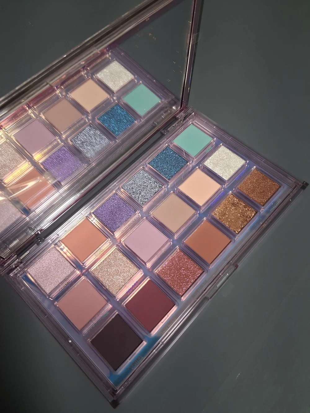 HUDA BEAUTY Mercury Retrograde Eyeshadow Palette- DISCONTINUED